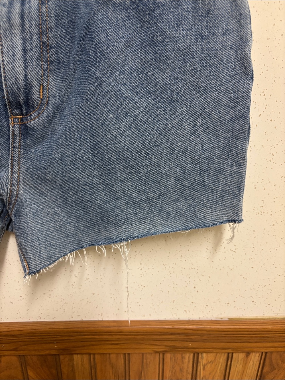 PINK - Victoria Secret - NWT - High Rise Denim Cutoff Shorts (size 27) - Picture 3 of 7